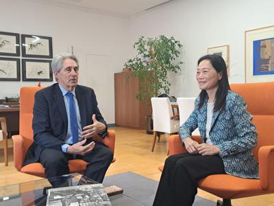 La embajadora Vivia Chang visita la Universidad de Alcalá de Henares