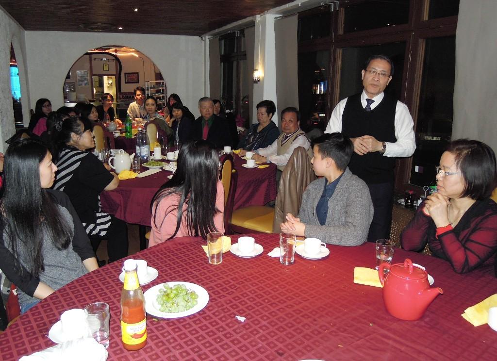 廖大使東周宴請哥特堡僑胞、留學生餐會上致詞。