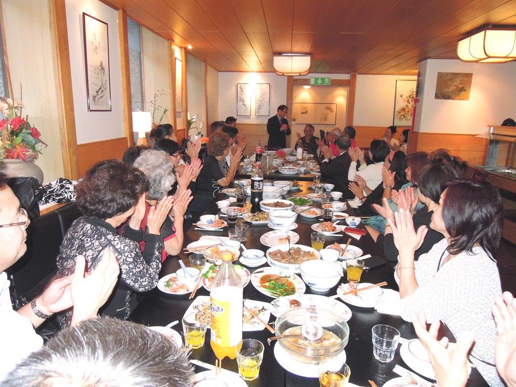 廖大使東周宴請馬爾默僑胞及留學生。