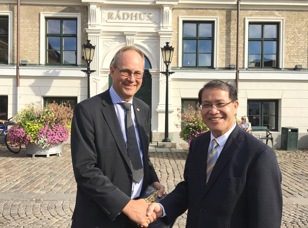 廖大使東周參訪Lund與第二副主席Christer Wallin合影。