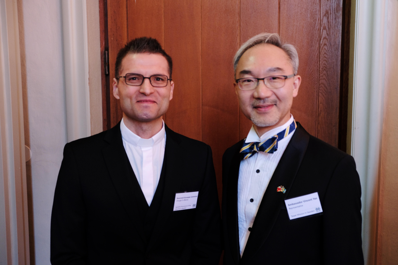 本處姚大使金祥與賓客合影