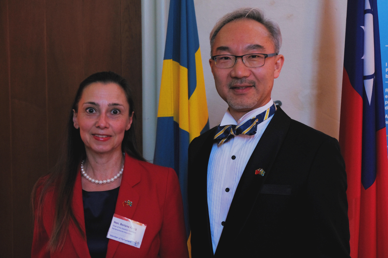 本處姚大使金祥與台瑞典國會議員協會主席 Boriana Åberg 合影