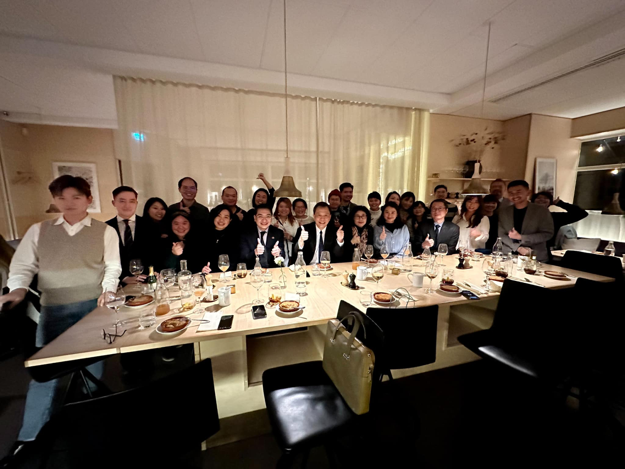 本處谷大使瑞生111年12月29日晚間應邀出席瑞典青商會年終餐敘