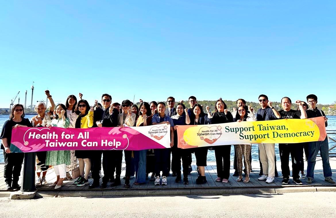 本處谷大使瑞生夫婦本(5)月13日下午應邀出席瑞典台灣商會本年度會員大會，活動計有瑞典台灣商會會長吳秀麗、世界台灣商會聯合總會秘書長李玉英等駐地榮譽職人員及青商會理監事等重要幹部共約50人出席。