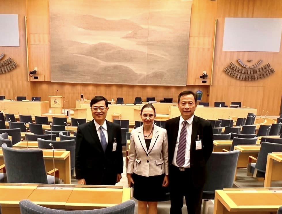 中為「台灣瑞典國會議員協會」歐柏莉主席
