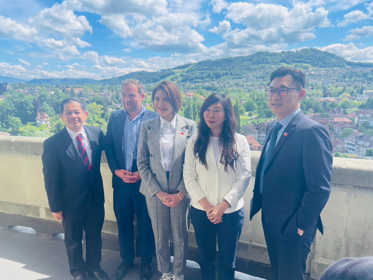 Johnny Chiang, the Vice President of Legislative Yuan, led a parliamentarian delegation to Bern and met with Taiwan-Swiss Friendship Group.