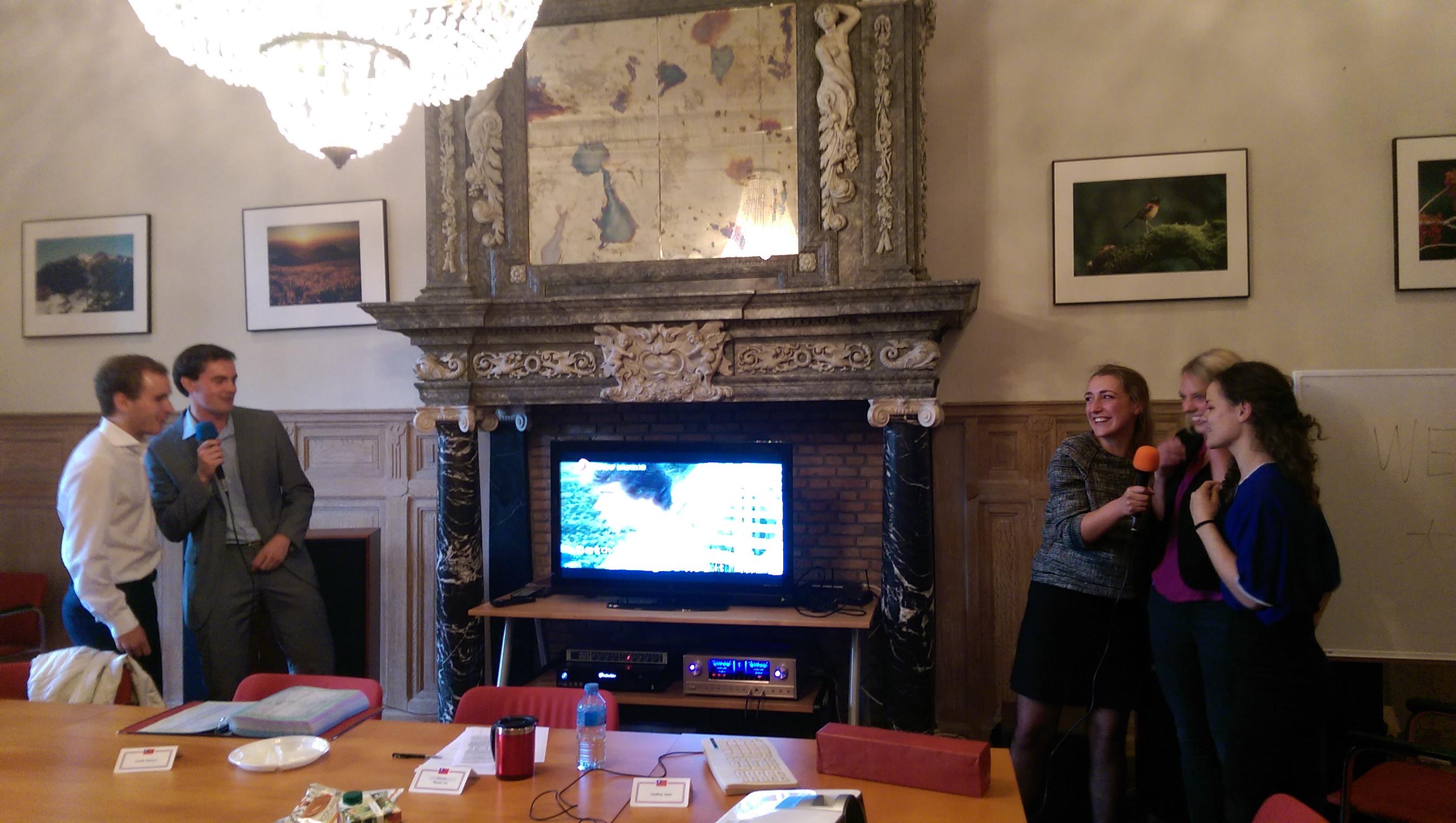 The Netherlands-Asia Hohours Summer School students experience karaoke at the Taipei Representative Office on June 3, 2016.