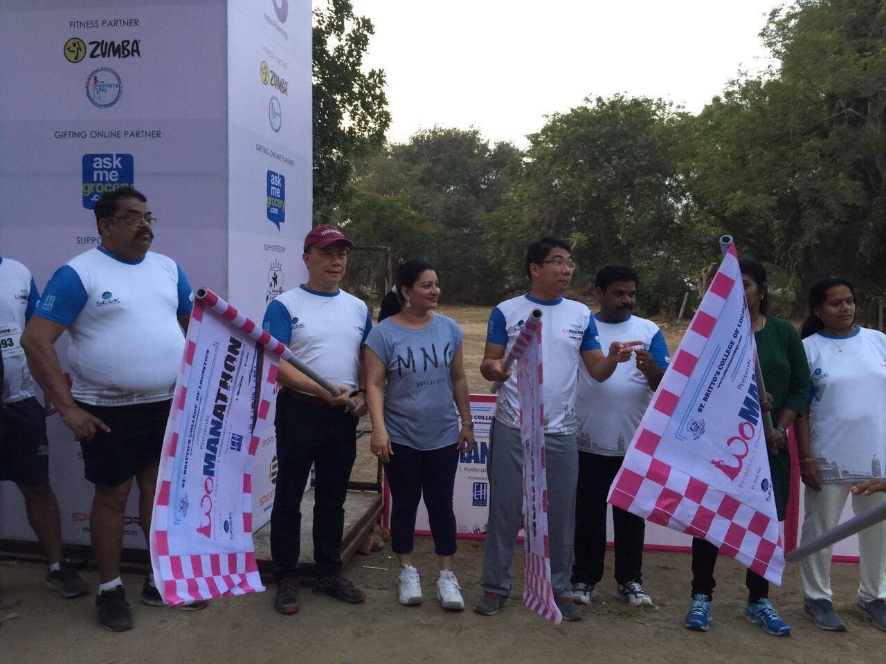 李朝成處長(左2)
