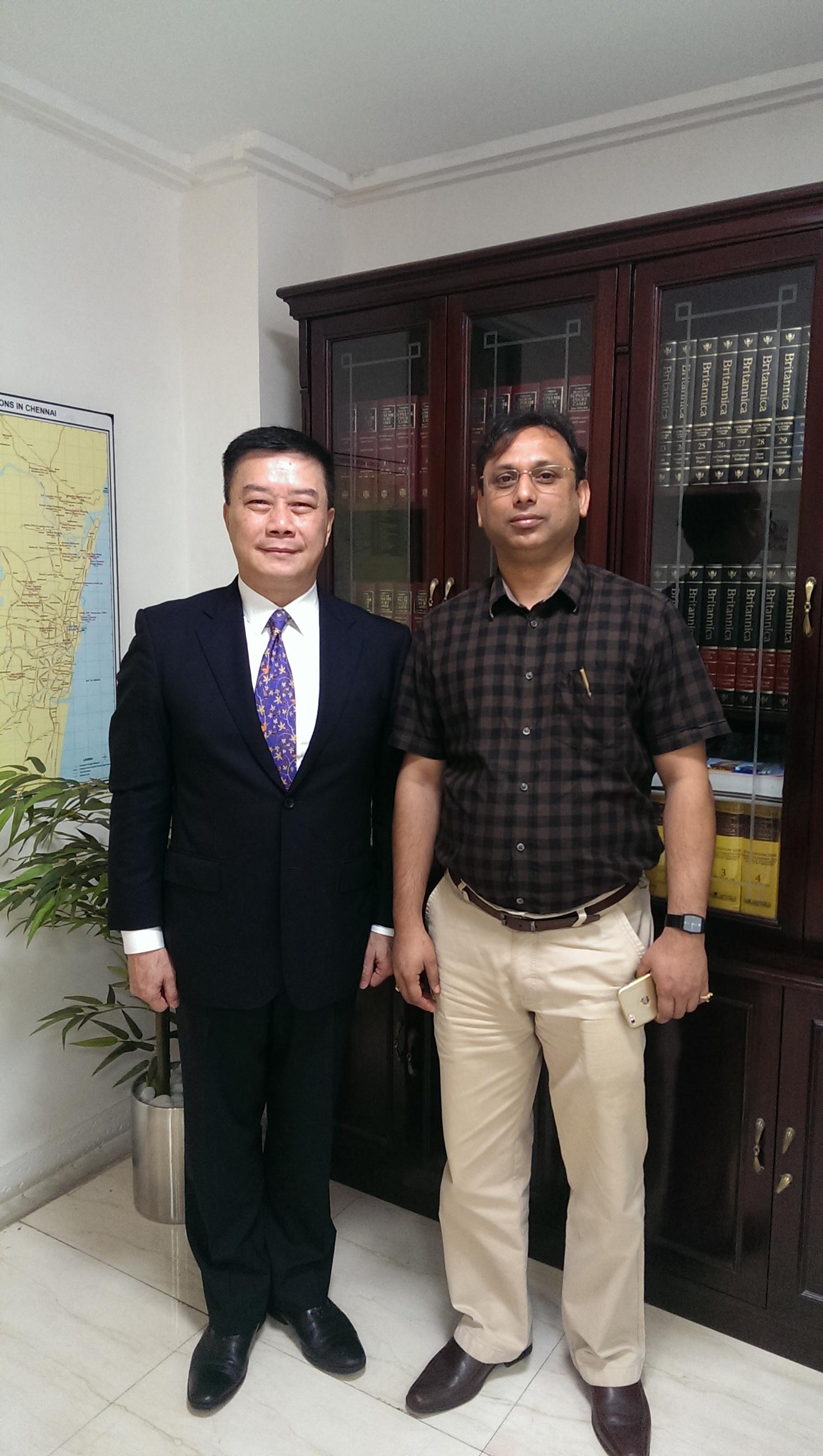 李朝成處長(左)
清奈海關署長Mayank Kumar(右)