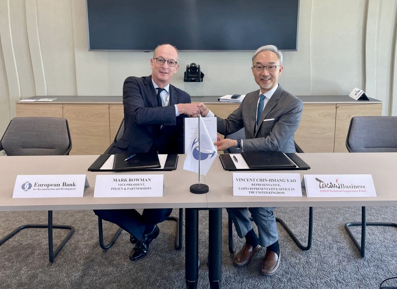 Ambassador Vincent Yao and Mark Bowman, Vice President of the EBRD, signed a replenishment agreement for the TaiwanBusiness-EBRD Technical Cooperation Fund on May 14, 2025.
