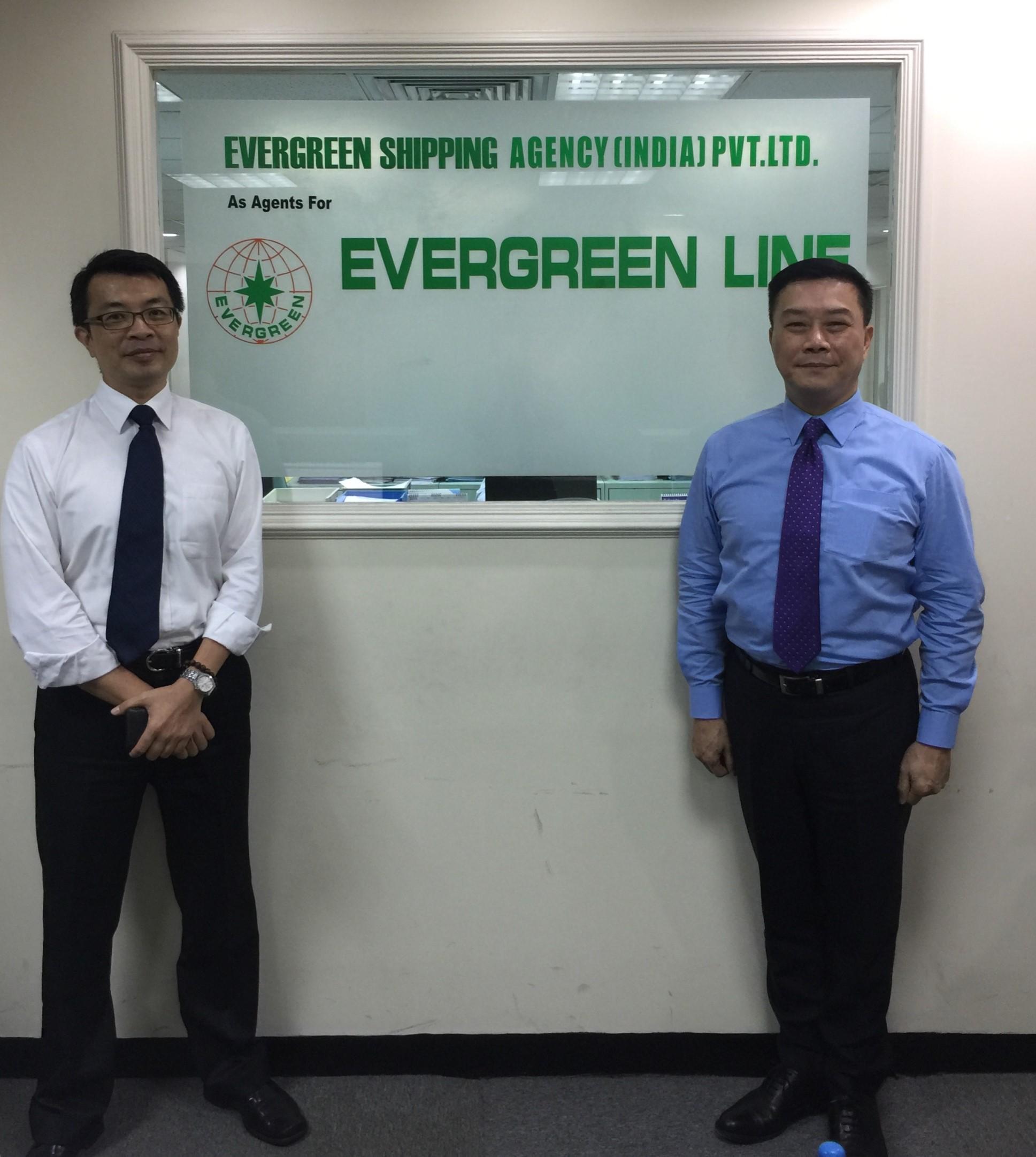 Director General Charles Li (R); Mr. Austin Kao (L)
28 December 2016