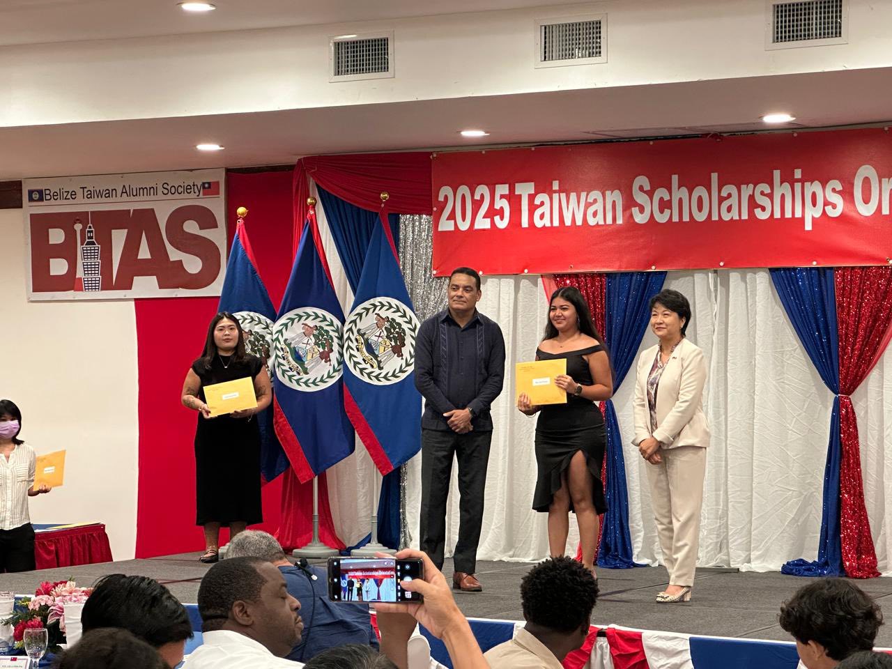 The event was honored by the presence of Hon. Francis Fonseca, Minister of Foreign Affairs, Foreign Trade, Culture, and Immigration.