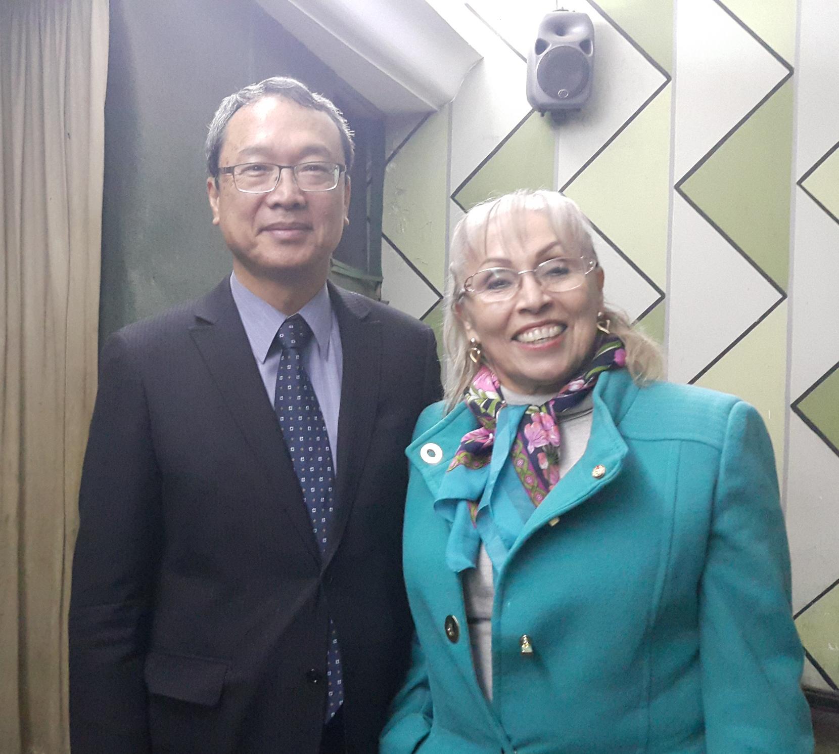 陳大使與巴拉圭大使Nimia Oviedo de Torales合影