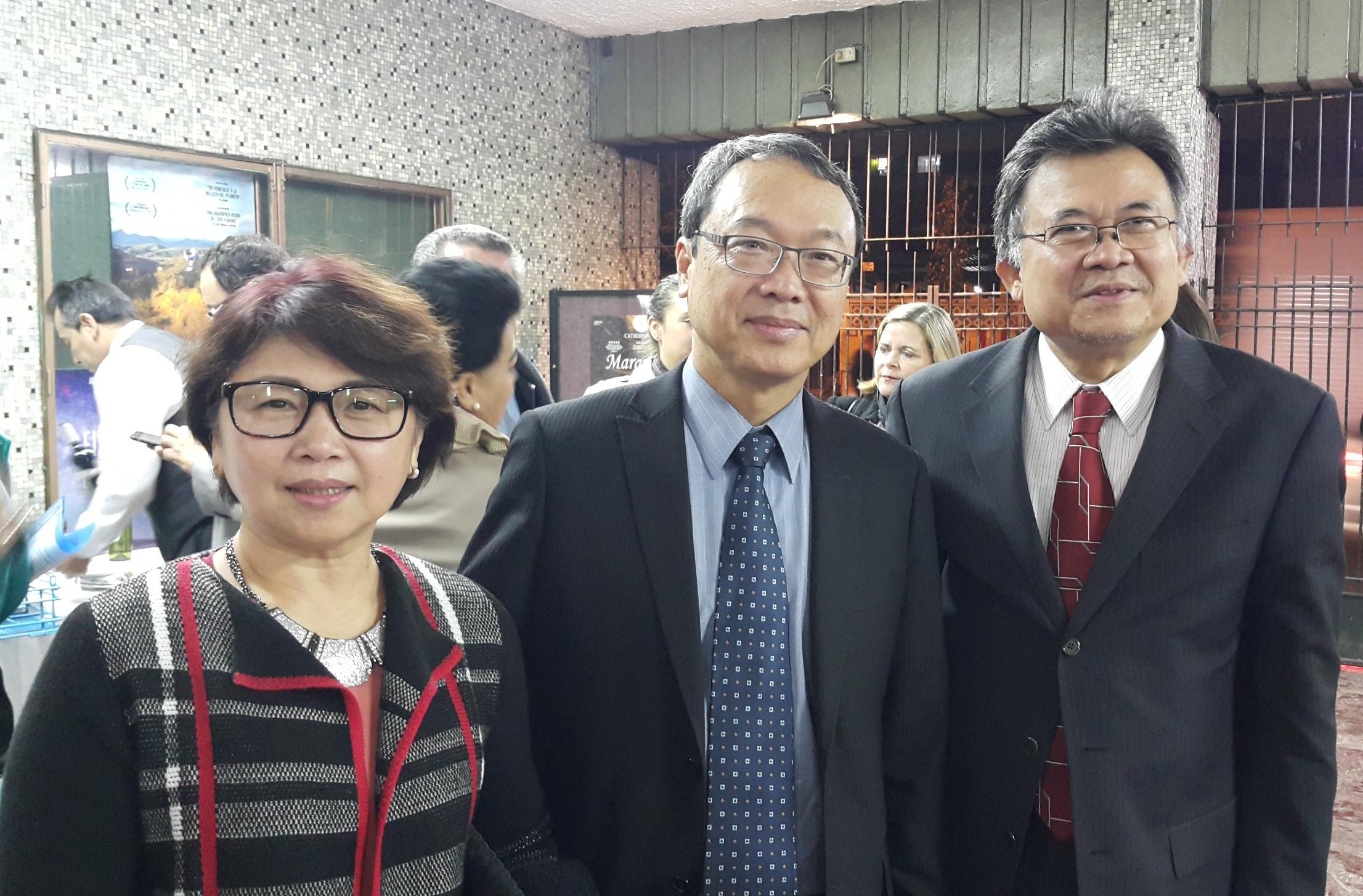 陳大使夫婦與泰國大使Surapon Petch-Vra(右一)合影