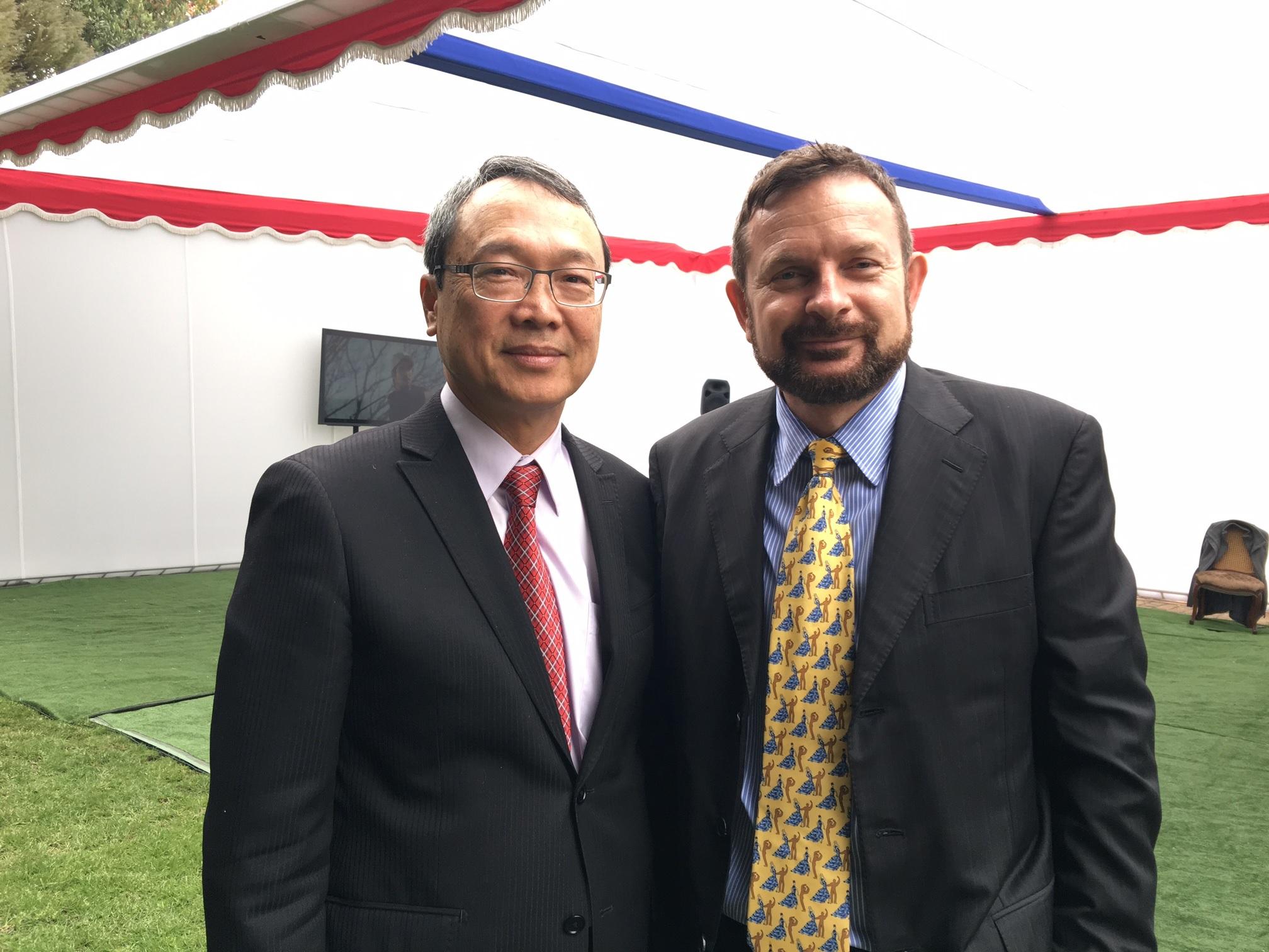 陳大使與瑞士大使Edgard Dörig合影