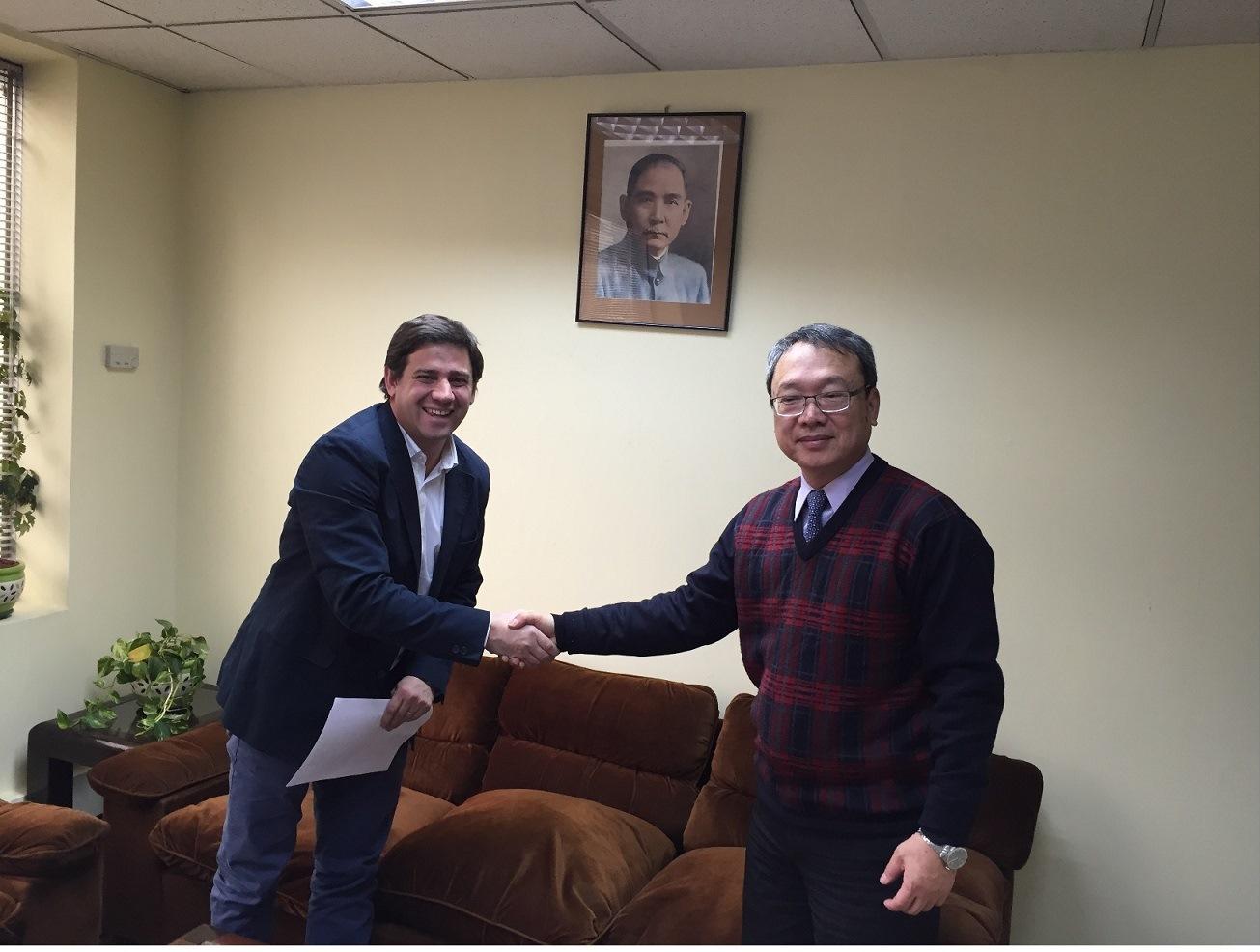 陳大使新東會見HTC智利代表Gabriel Holz經理