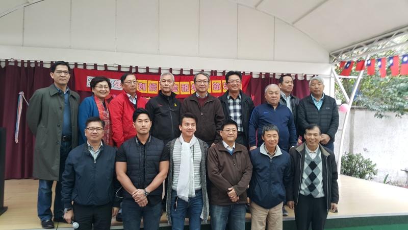 陳大使與新當選會館管理委員合影