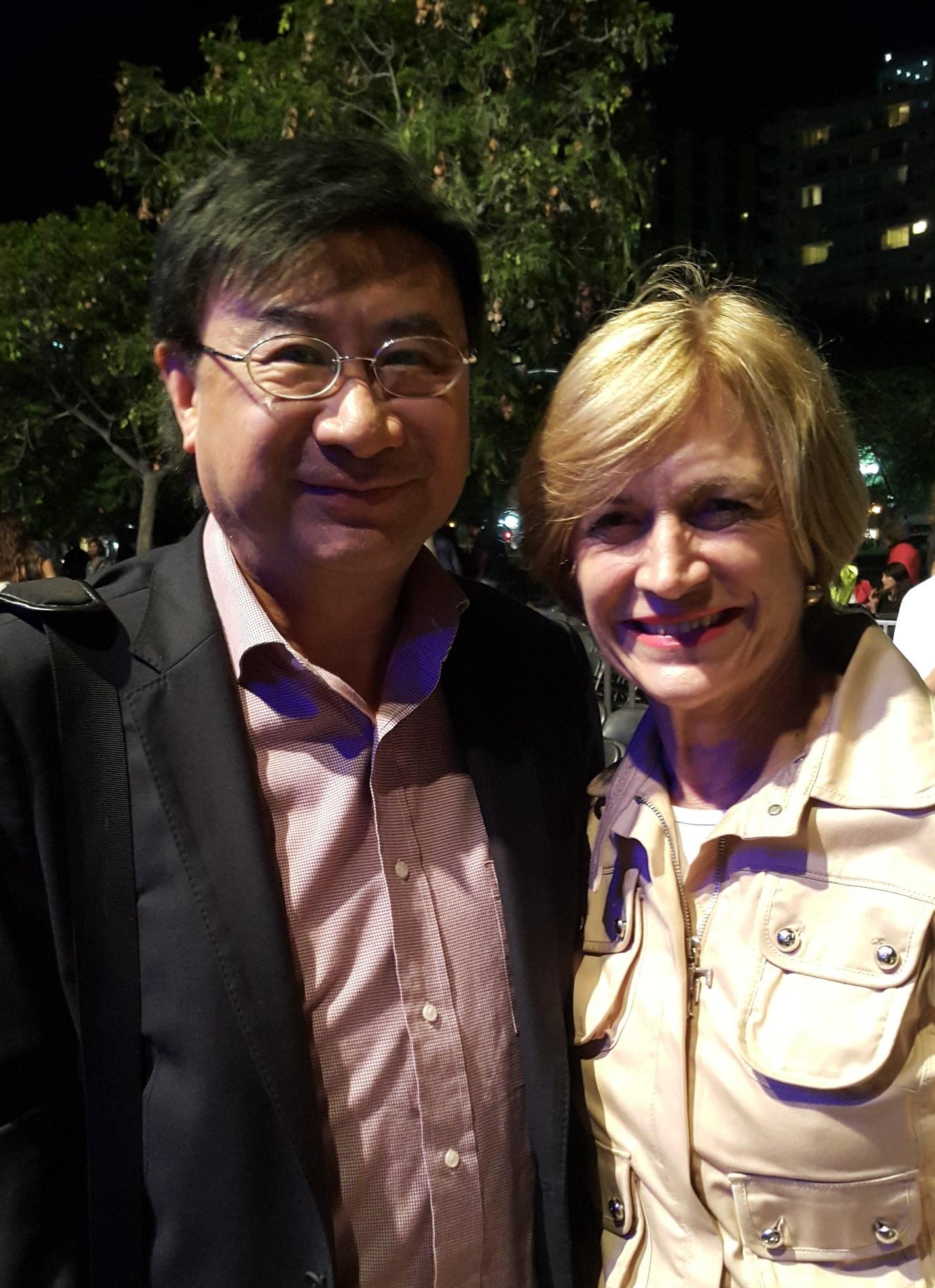 普羅維登西亞(Providencia)市Evelyn Matthei Fornet市長與林副組長在表演現場合影