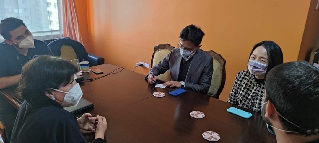 劉代表與「護理師協會全國聯合會」工作人員意見交流