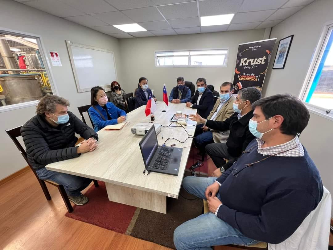 與漁產公司人員交流