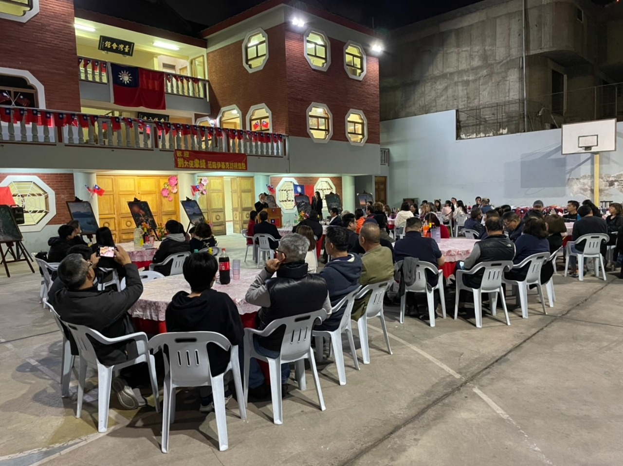 與僑界人士共同慶祝國慶