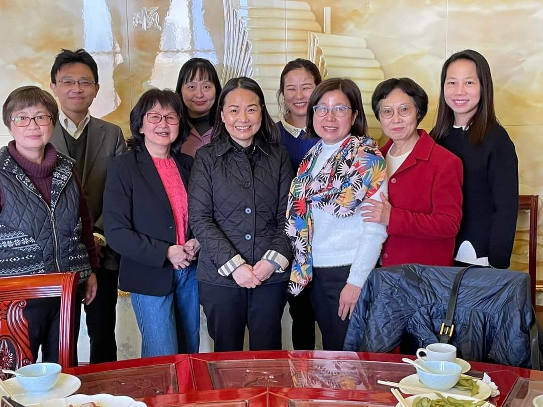 劉代表邀請聖地牙哥中文學校教師慶祝教師節