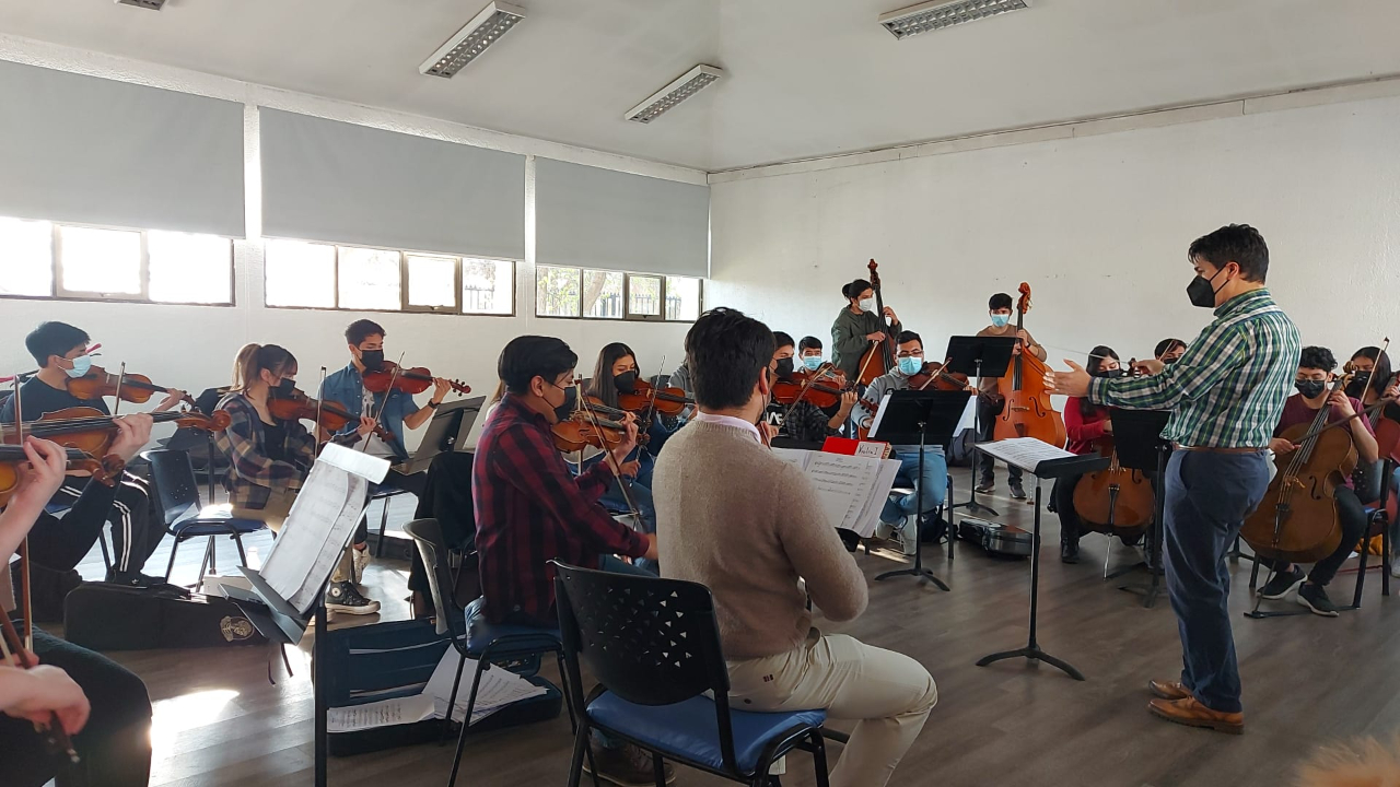 La Pintana青年管弦樂團演奏台灣歌曲