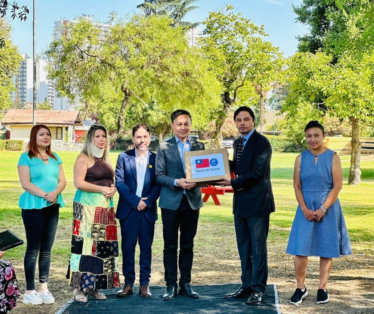 本處王副參事與市長Rodolfo Carter合影