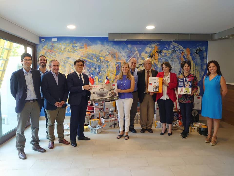 Taiwan demuestra su amor sin frontera, junto con la “Fundación Camino “apoyamos a los jóvenes con cáncer deseándolos lo mejor para el 2020 que está llegando