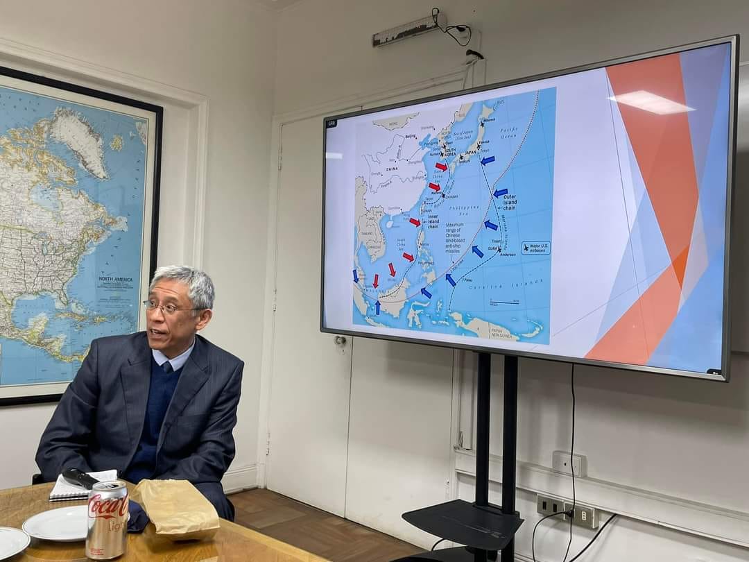 Dr. Kung expuso un seminario