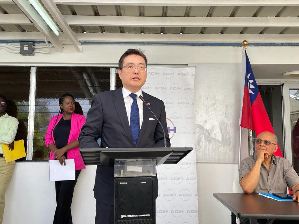 Prise de parole de l'Amassadeur KU