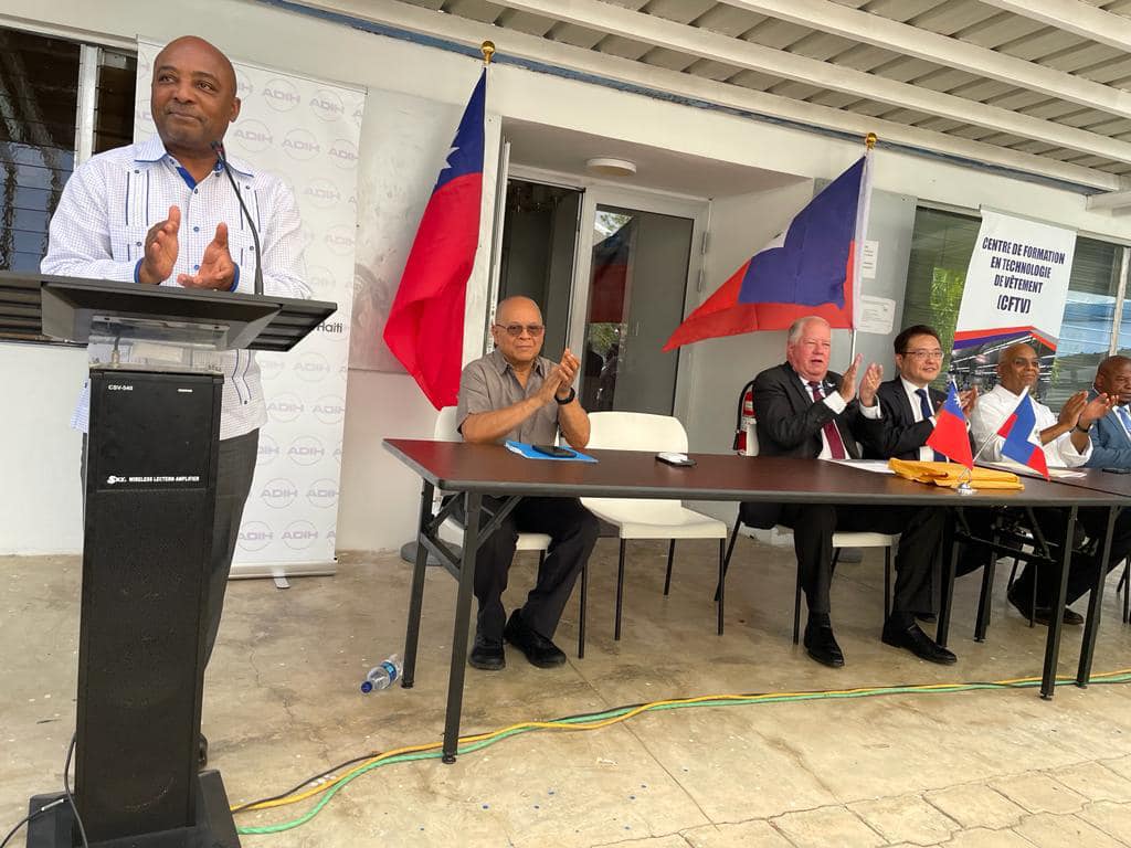 Cérémonie de graduation en cours