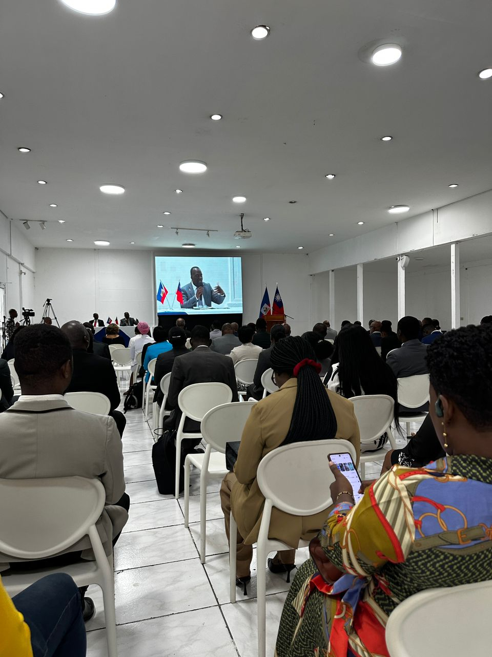 L'Ambassade de la République de Chine (Taïwan) en Haïti, a célébré conjointement avec le Ministère haïtien des Affaires étrangères et des Cultes, le 70e anniversaire de l'établissement des relations diplomatiques entre les deux pays.