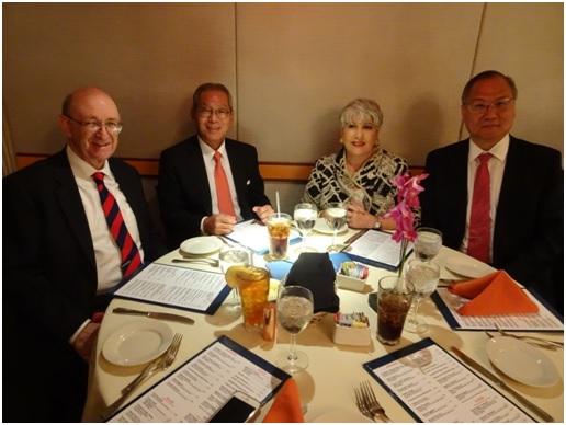 左起:《邁阿密今日報》發行人Michael Lewis夫婦、高大使及駐邁阿密辦事處王贊禹處長。