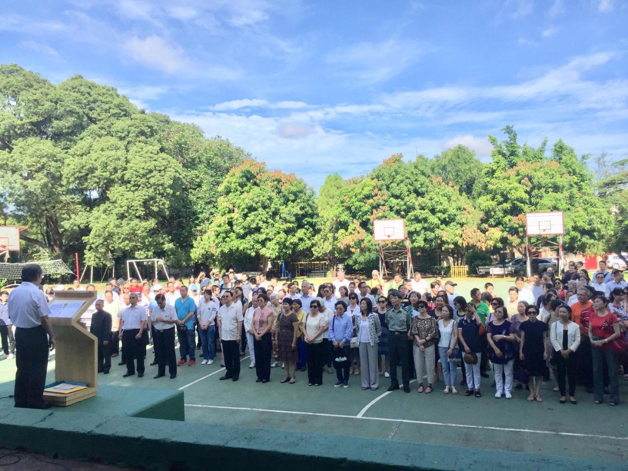 大使館員眷暨僑團校代表參加元旦升旗典禮
