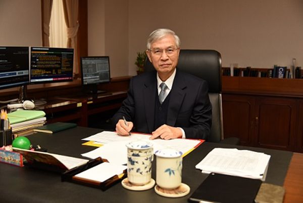 中華民國(臺灣)中央銀行總裁楊金龍

