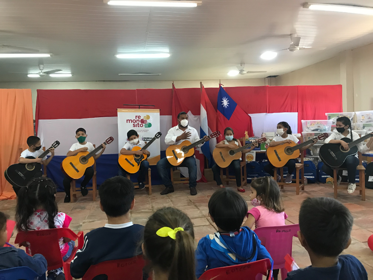110年10月12日Remansito社區兒童吉他表演。