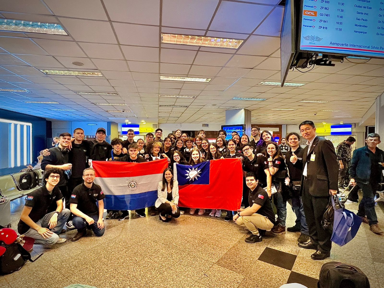 37名獲頒台灣外交獎學金的巴拉圭學生於9月11日從亞松森啟程前往台灣，9月13日抵達台北。