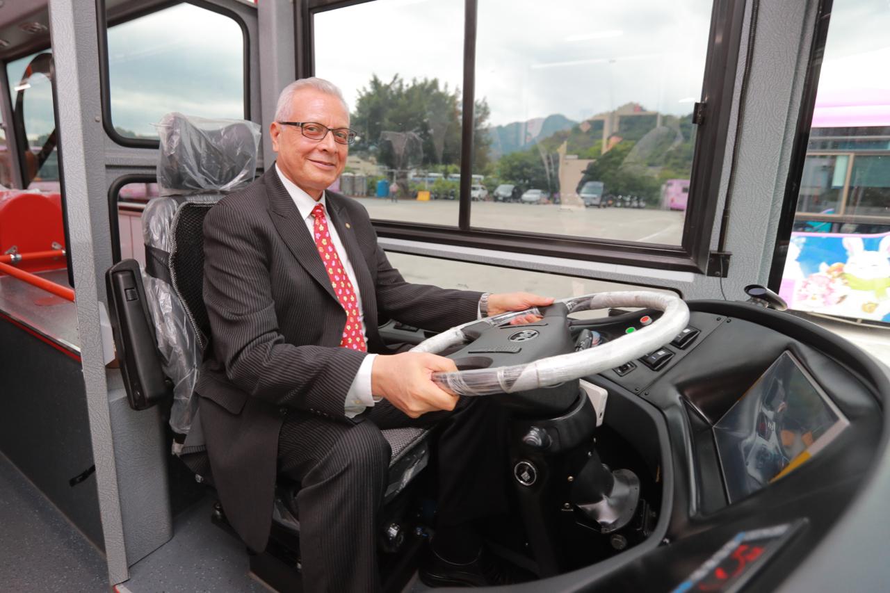 Diplomáticos de alto rango de Taiwán?? y Paraguay?? hoy visitaron a la estación de transportes en Taipéi, a conocer las funciones de 2 buses eléctricos?? donados por Taiwán. Junto con sus técnicos arribarán al Paraguay✈️⛴️ una vez que permitan las medidas sanitarias de apertura.