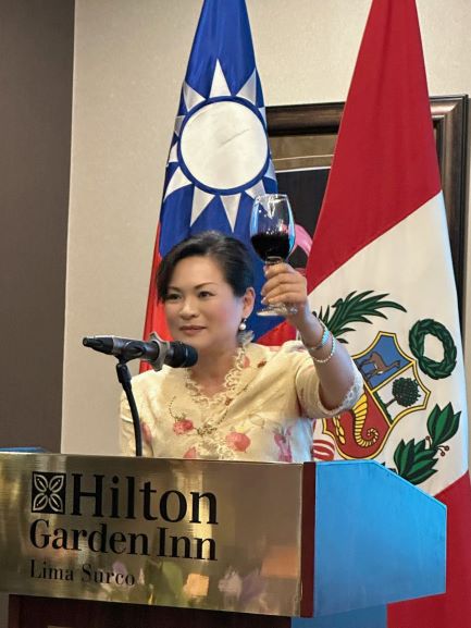 駐秘魯張幼慈代表主持建國114年國慶酒會
