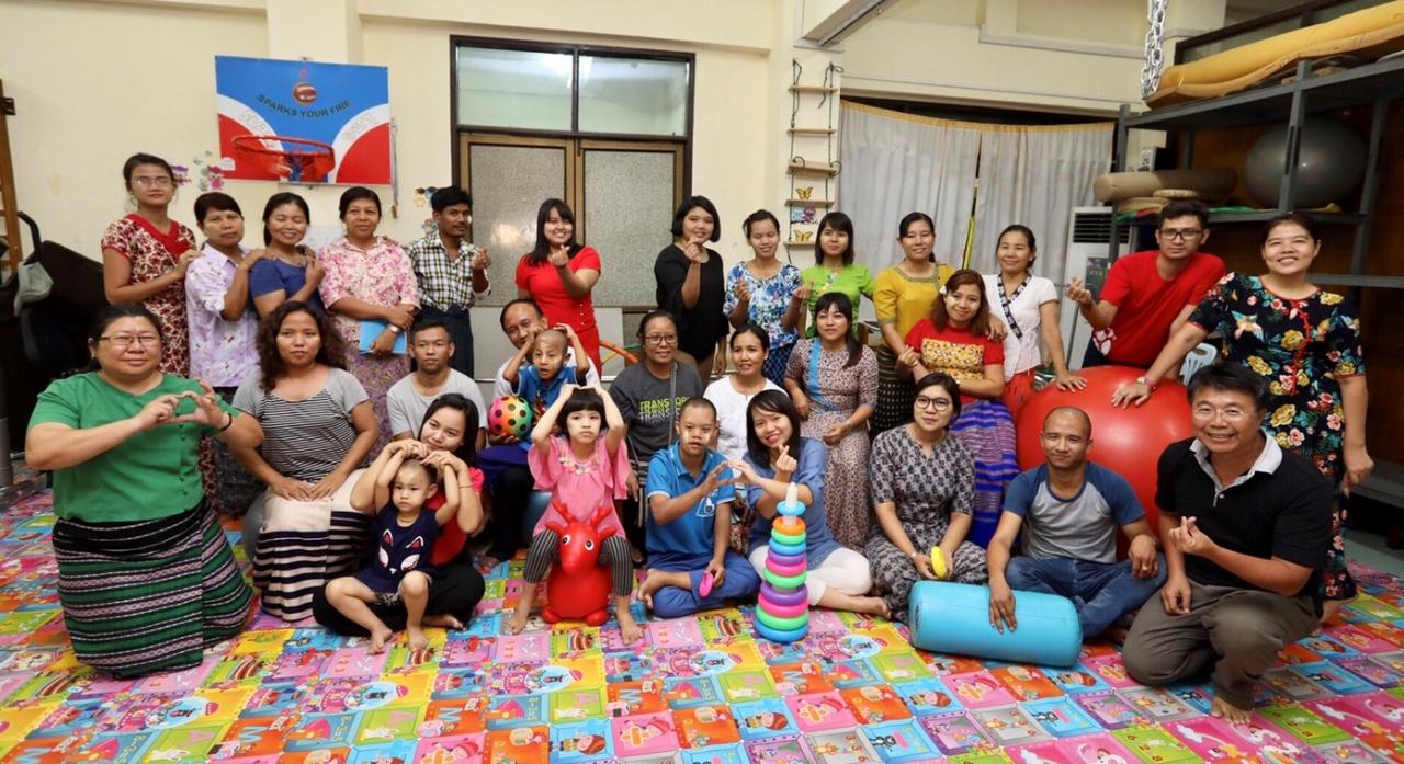 台灣評論採訪團隊會晤NGO慈善團體Eden Center for Disabled Children、The Leprosy Mission Myanmar及Chit Myit Tar Foundation（愛緬基金會）；駐緬代表處副參事張水庸與採訪團隊共同前往身心障礙兒童學習營採訪（2019年4月24-25日）