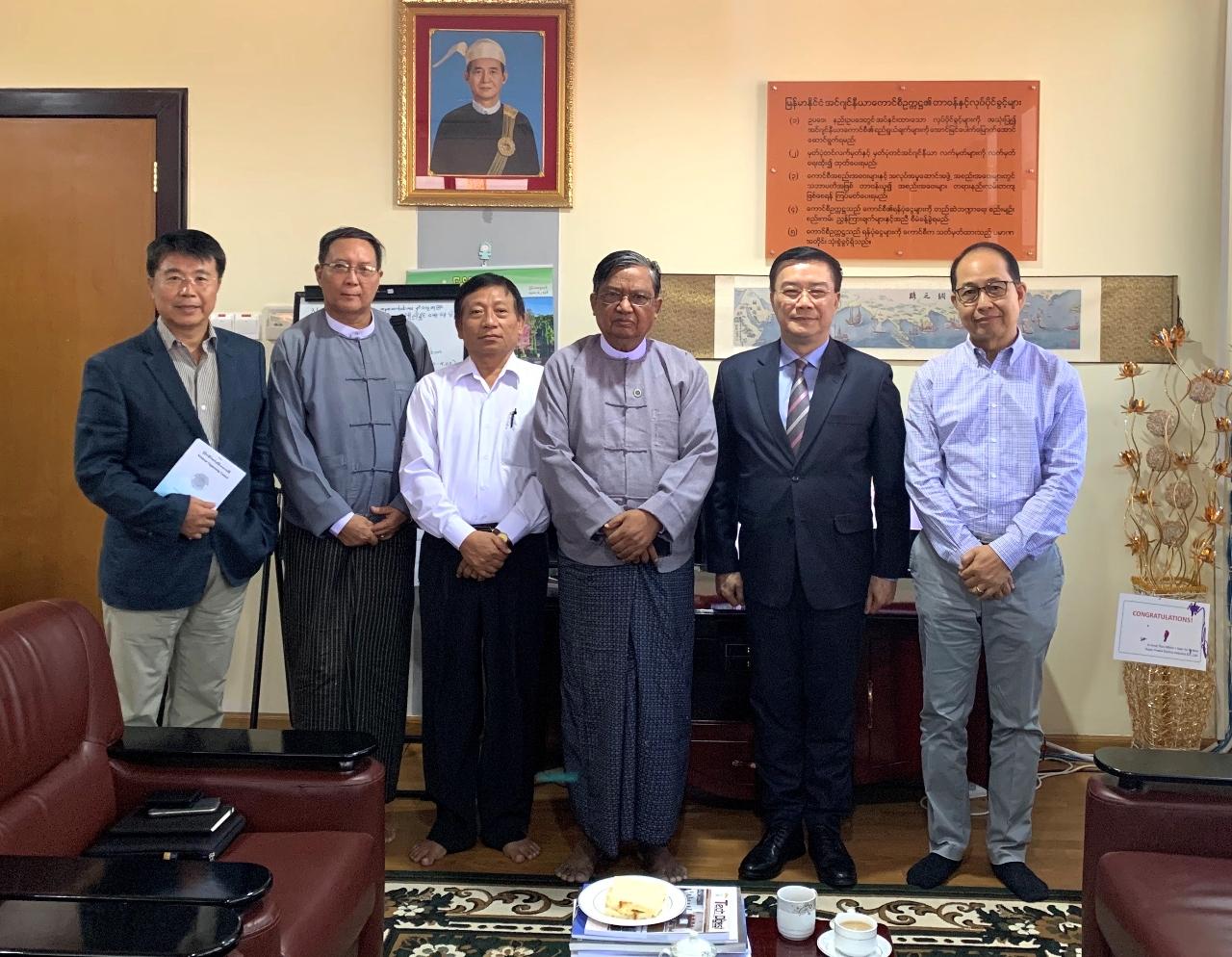 駐緬甸代表李朝成及副參事張水庸拜會緬甸工程委員會