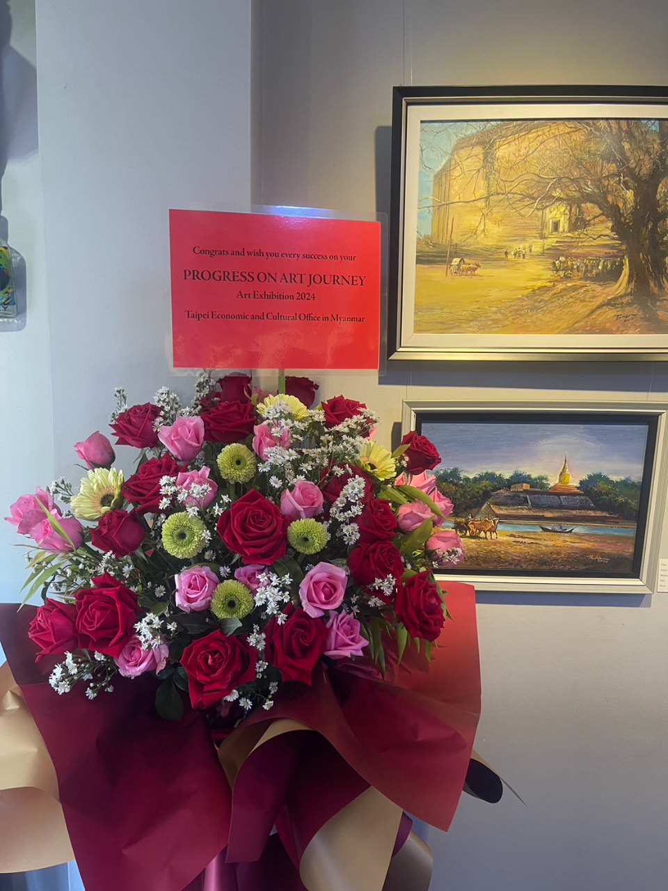 113 年 3 月 29 日本處周大使參加「Progress on Art Journey:Art Exhibition 2024」緬甸畫展開幕。