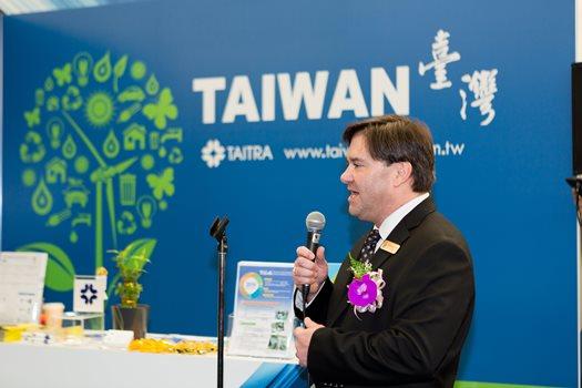 聯邦眾議員Don Davies致詞