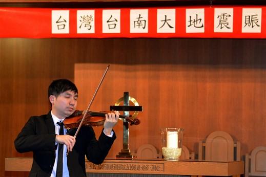 華裔音樂家現場演奏