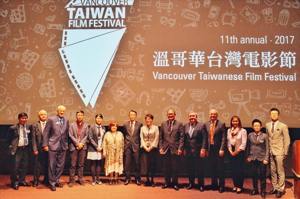 駐溫哥華辦事處李處長志強(左7)與與會加國政要及主辦單位幹部合影