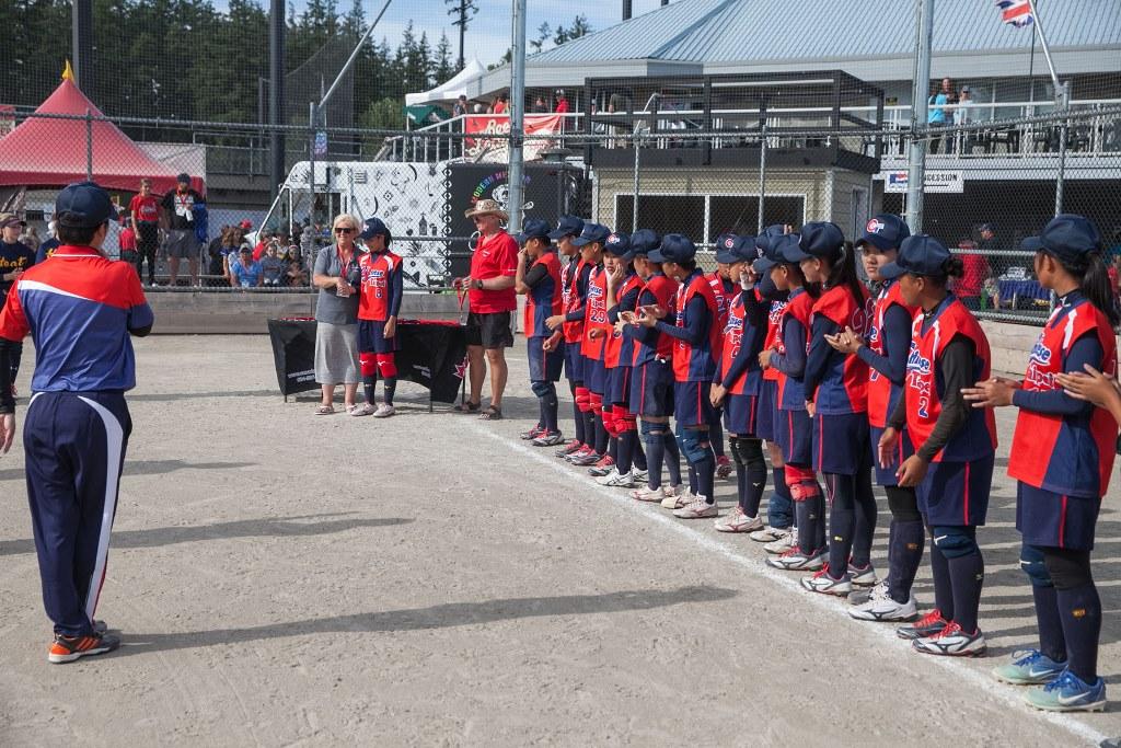 U16青女壘獲第二名，大會頒獎儀式