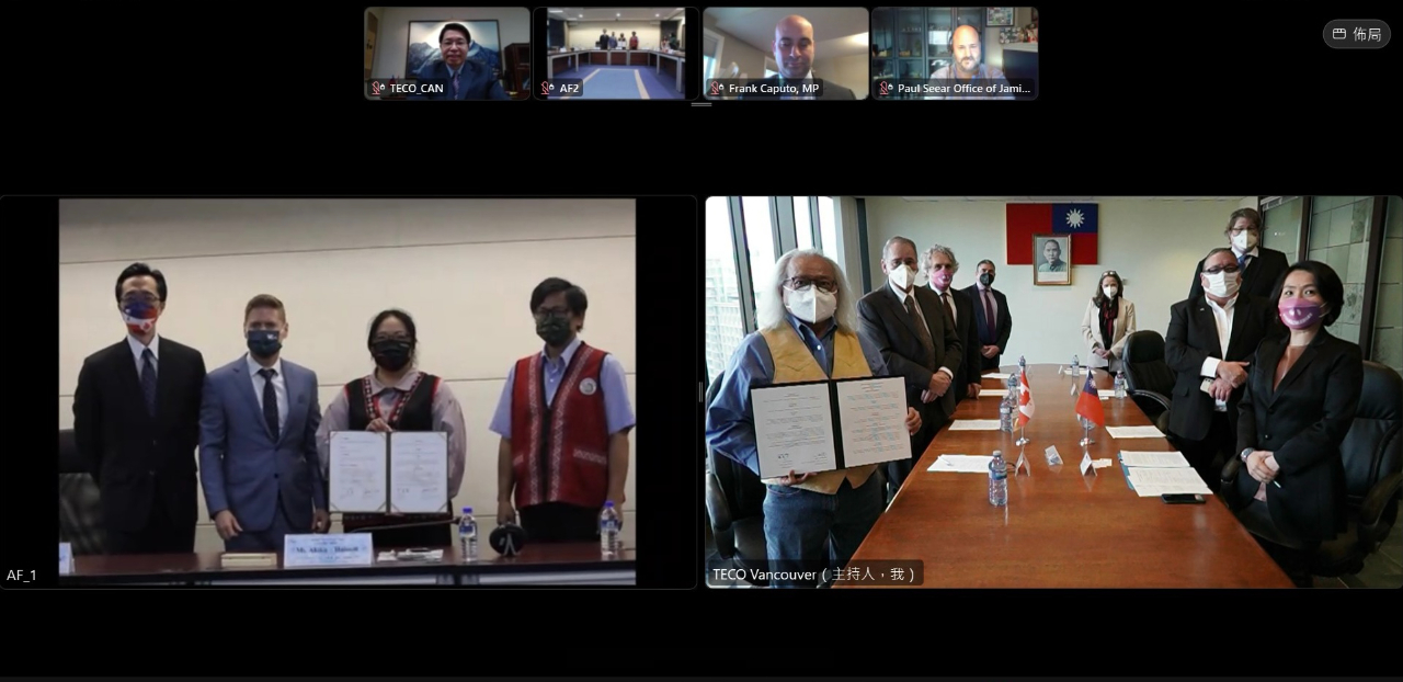 Dignitaries attend the hybrid MOU signing ceremony: Douglas Hsu, Jordan Reeves, Akiku Haisum, Yapasuyongʉ Poiconʉ (left picture, from left to right) and Manny Jules, Harold Calla (right picture, from left).