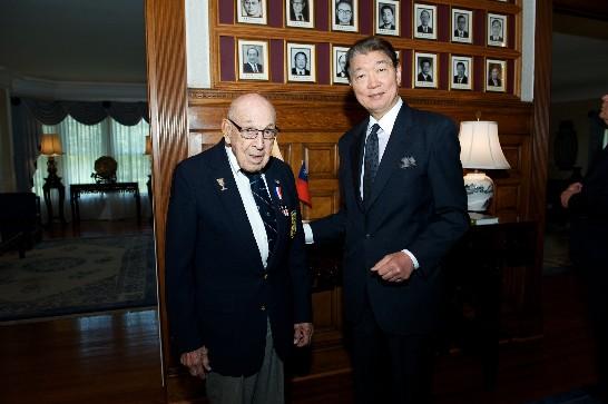 Representative Lyushun Shen and Lieutenant-Colonel Richard Cole in front of the portrait wall of former Republic of China ambassadors at the Twin Oaks Estate on May 19, 2015. Lt.-Col. Cole recognized Ambassador Hollington Kong Tong from the wall of portraits; Ambassador Tong was present in 1942 when Lt.-Col. Cole and his fellow Doolittle Raiders were decorated by Madam Chiang following Colonel James Doolittle’s daring Tokyo Raid.