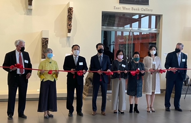 Director General Louis M. Huang (third from the left) attended the Ribbon Cutting Ceremony of “Treasures in Gold &amp; Jade: Masterworks from Taiwan” at the Bowers Museum on April 1, 2021, and delivered remarks. He praised the two masters’ talent and ability to carve jade and gold into breathtaking artworks with their creativity, skills, and expertise. He hopes this exhibition will deepen Taiwan’s cultural understanding in the U.S. and facilitate more cultural collaborations between the peoples of Taiwan and the U.S.! 
 Distinguished guests included (left to right) Peter Keller, President and CEO of the Bowers Museum; Anne Shih, Chairwoman of the Board of Governors of the Bowers Museum; Louis M. Huang, Director General of the Taipei Economic and Cultural Office (TECO) in Los Angeles; Dominic Ng, Chairman and CEO of East West Bank; Ting-Chen Yang, Director of Taiwan Academy, TECO in Los Angeles; Linda Moy, Zehra Sun, and Jeff Bennett, Members of the Board of Governors of the Bowers Museum.
